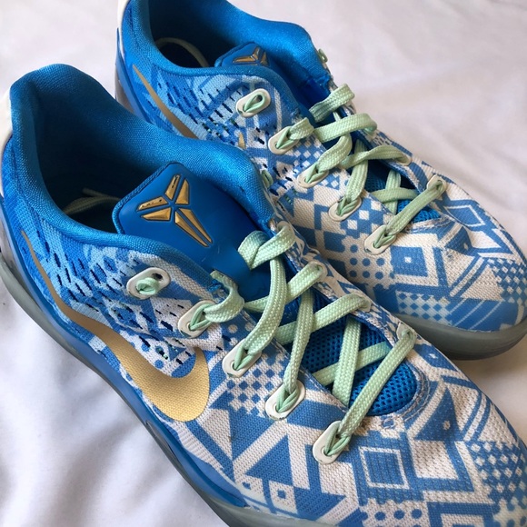 kobe bryant shoes for kids